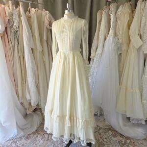 Gunne Sax Vintage 70s Lace Wedding Dress Size S Ivory Victorian High Neck